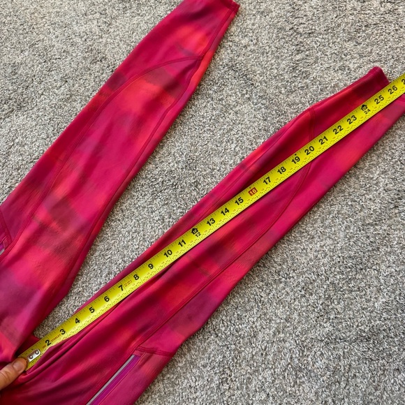 Athleta Rainier Printed Tight Size XS Brilliance Warm Pink Purple 24 x 26 - Picture 11 of 16